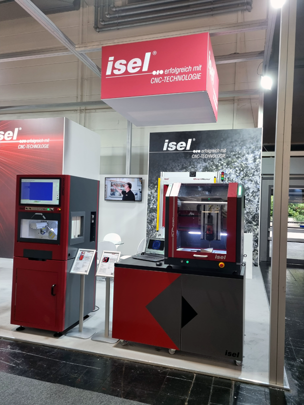 Laser marking machine iBL 4525 (left) and table machine iCP 4030 (right)